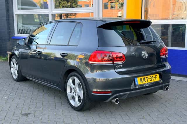 Volkswagen Golf (2011) thumbnail 2