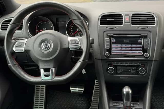 Volkswagen Golf (2011) thumbnail 3