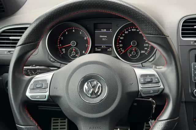 Volkswagen Golf (2011) thumbnail 4