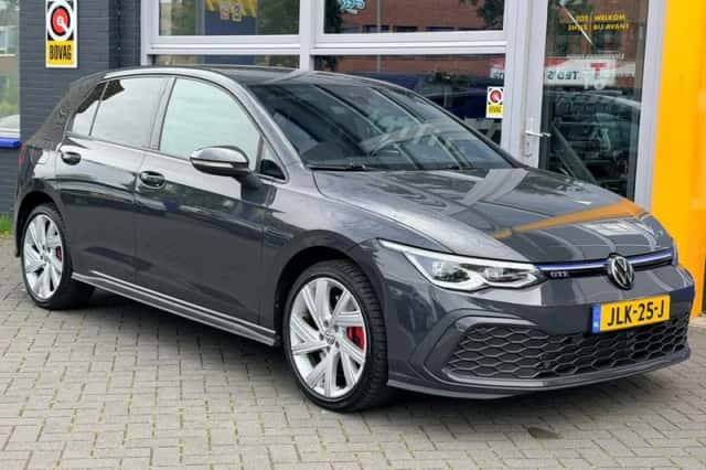 Volkswagen Golf (2021) thumbnail 4