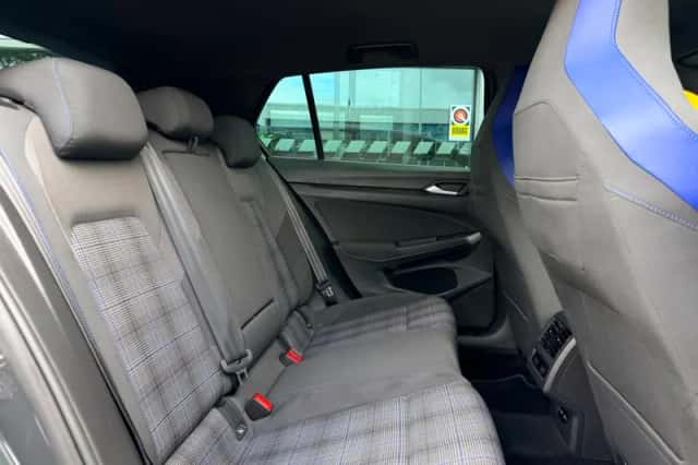 Volkswagen Golf (2021) thumbnail 6