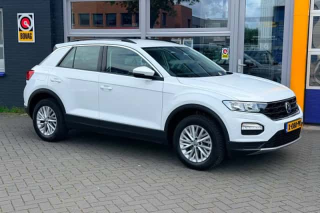 Volkswagen T-Roc (2020) thumbnail 3