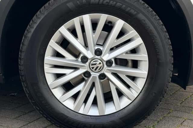 Volkswagen T-Roc (2020) thumbnail 4