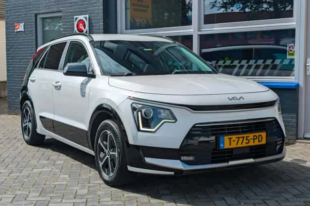 Kia Niro (2023) thumbnail 2