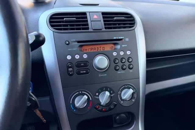 Suzuki Splash (2011) thumbnail 4
