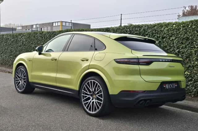 Porsche Cayenne Coupé (2021) thumbnail 3