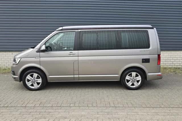 Volkswagen California (2016) thumbnail 2