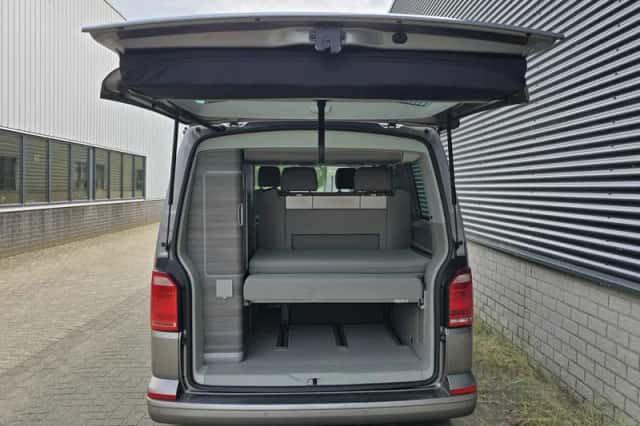 Volkswagen California (2016) thumbnail 5