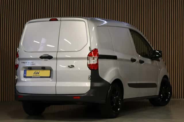 Ford Transit (2021) thumbnail 4
