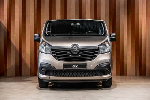 Renault Trafic (2015) thumbnail 2