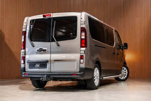 Renault Trafic (2015) thumbnail 5
