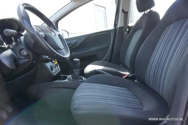 Fiat Punto Evo (2012) thumbnail 6