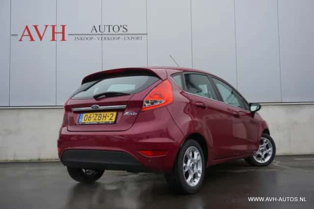 Ford Fiesta (2012) thumbnail 3