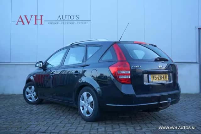 Kia Ceed (2008) thumbnail 4