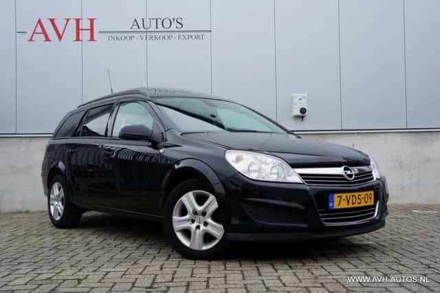 Opel Astra (2009) thumbnail 2