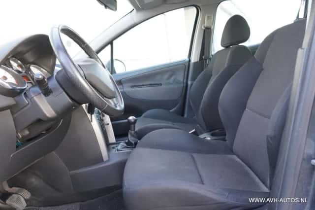 Peugeot 207 (2008) thumbnail 6