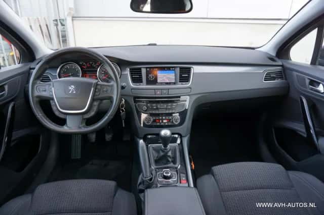 Peugeot 508 (2013) thumbnail 5