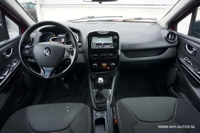 Renault Clio (2014) thumbnail 5