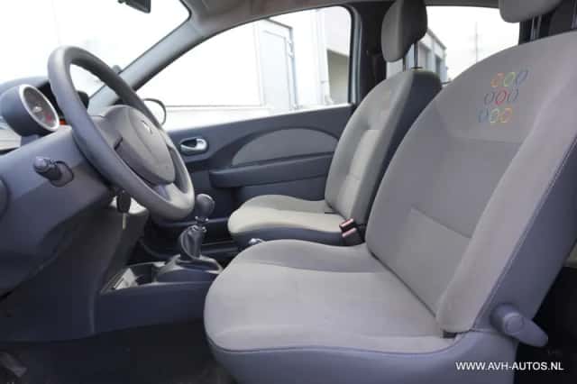 Renault Twingo (2011) thumbnail 6
