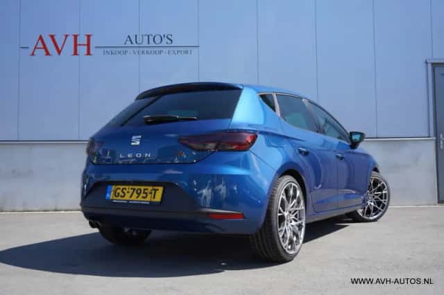 SEAT Leon (2015) thumbnail 3