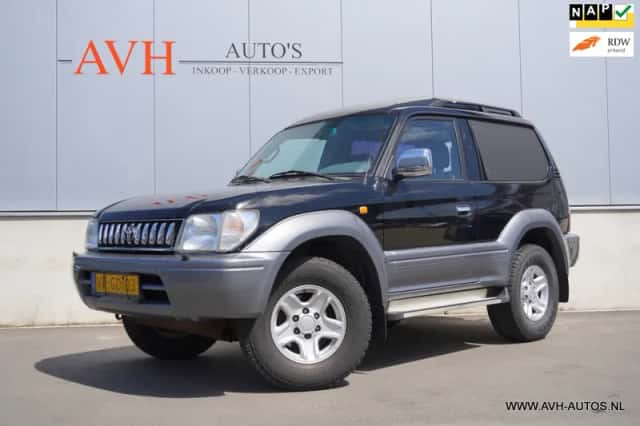 Toyota Land Cruiser (1997) thumbnail 1
