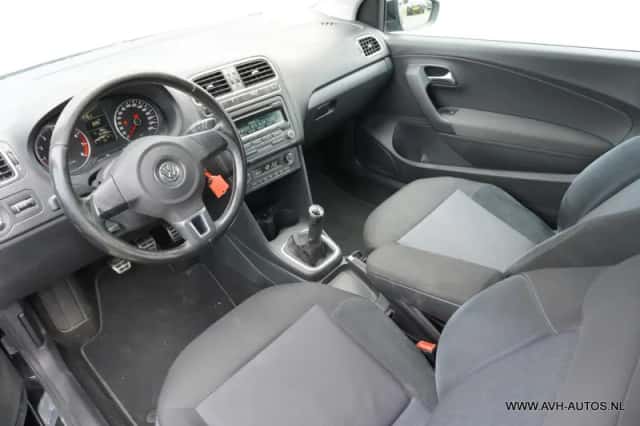 Volkswagen Polo (2011) thumbnail 5
