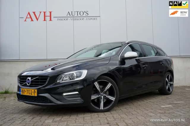 Volvo V60 (2017) thumbnail 1