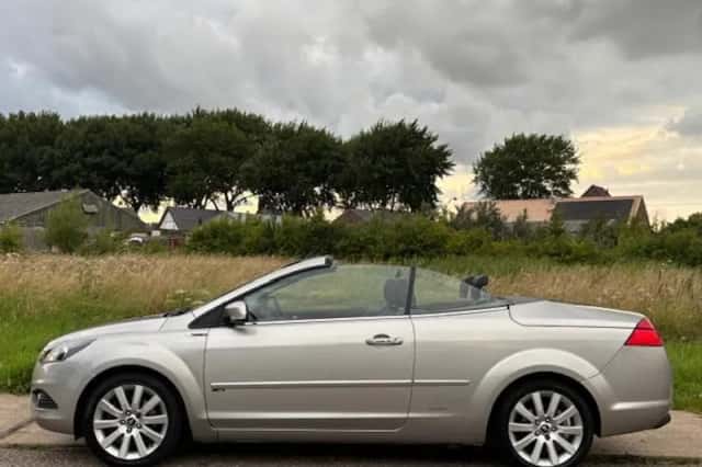Ford Focus (2010) thumbnail 2
