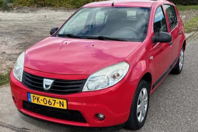 Dacia Sandero (2010) thumbnail 1