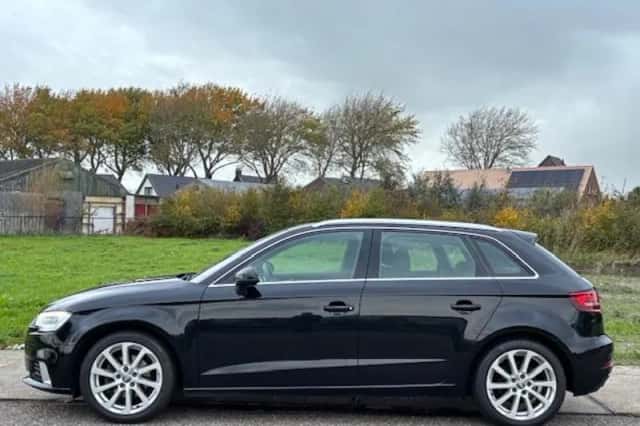 Audi A3 (2019) thumbnail 2
