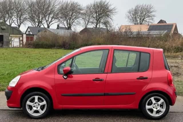 Renault Modus (2009) thumbnail 2