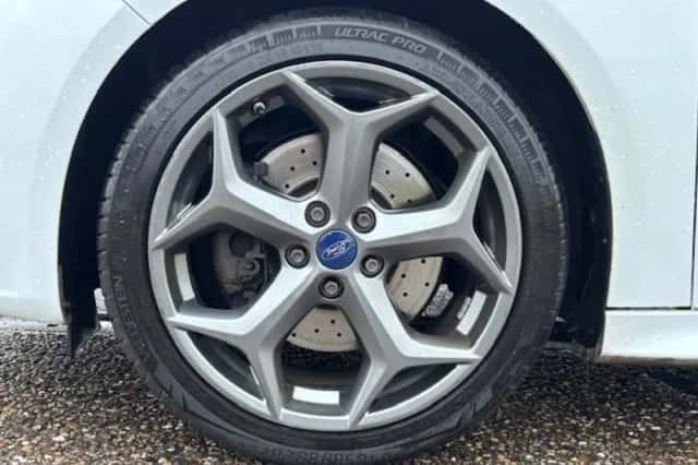 Ford Focus (2012) thumbnail 4