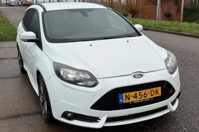 Ford Focus (2012) thumbnail 6