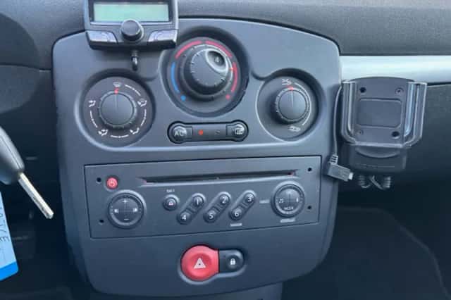 Renault Clio (2007) thumbnail 4