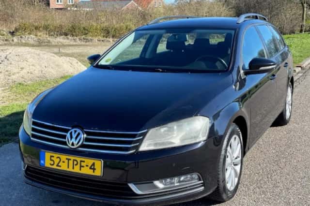 Volkswagen Passat (2012) thumbnail 1