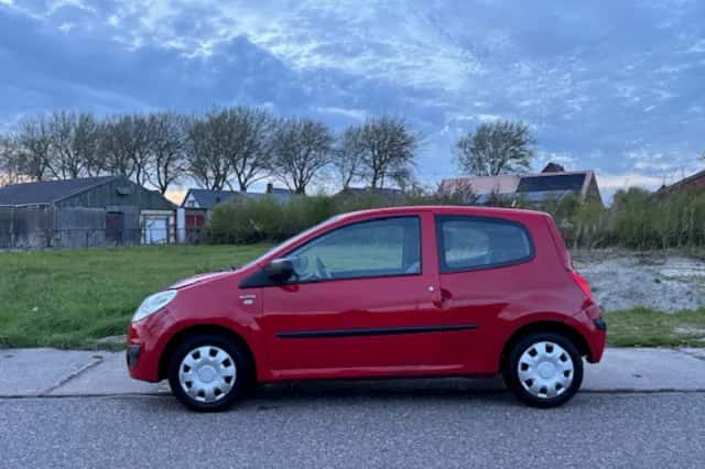 Renault Twingo (2011) thumbnail 2