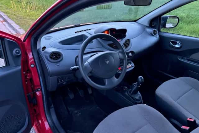 Renault Twingo (2011) thumbnail 3