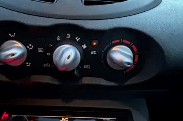 Renault Twingo (2011) thumbnail 4