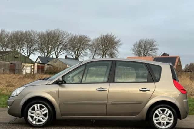 Renault Scénic (2008) thumbnail 2