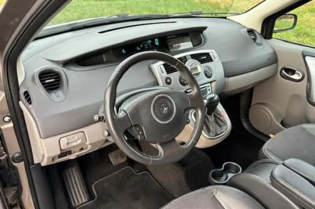 Renault Scénic (2008) thumbnail 3