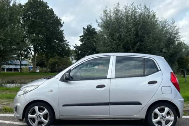 Hyundai i10 (2011) thumbnail 2