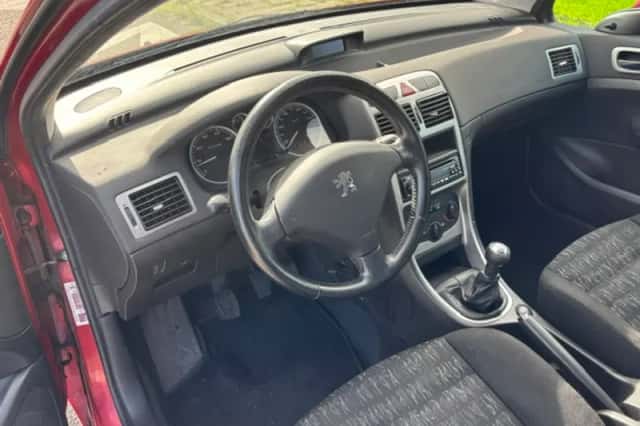 Peugeot 307 (2002) thumbnail 3