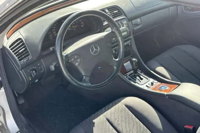 Mercedes-Benz CLK-Klasse (2001) thumbnail 3