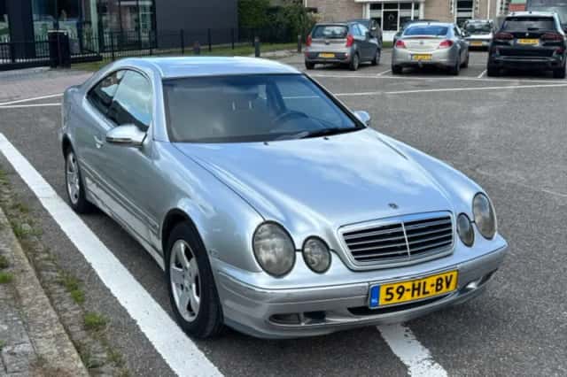 Mercedes-Benz CLK-Klasse (2001) thumbnail 5