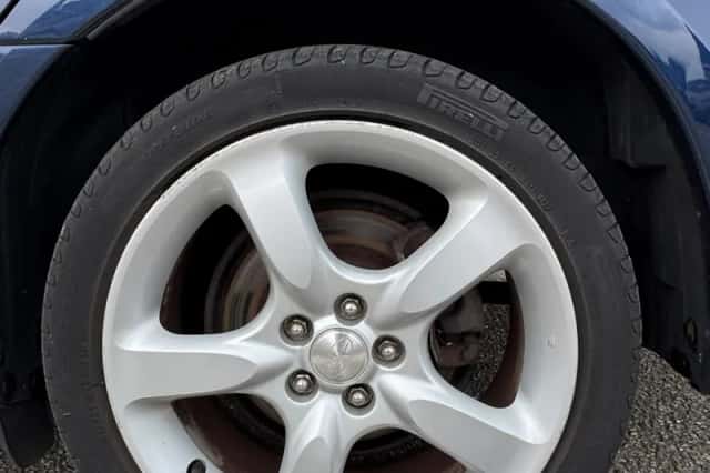 Subaru Legacy (2006) thumbnail 4