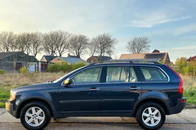 Volvo XC90 (2003) thumbnail 2