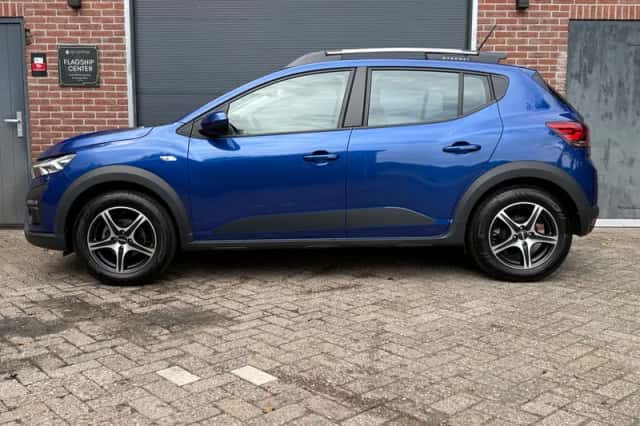 Dacia Sandero (2022) thumbnail 3