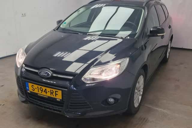 Ford Focus (2013) thumbnail 2