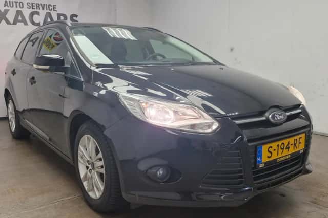 Ford Focus (2013) thumbnail 3