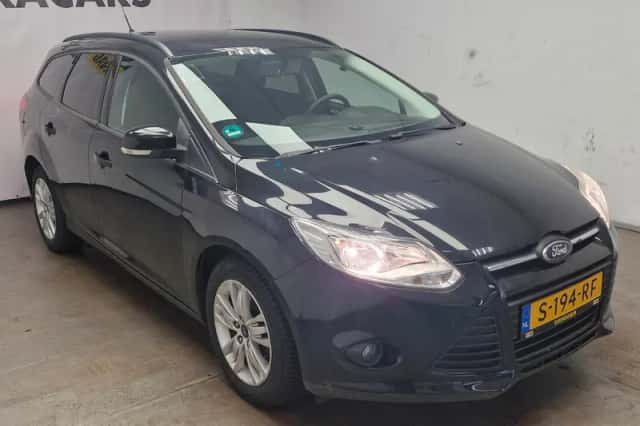 Ford Focus (2013) thumbnail 4